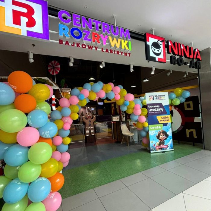 Zdjęcie wejścia do centrum rozrywki dla dzieci