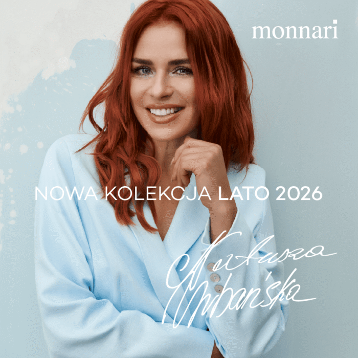 Baner promocyjny z uśmiechniętą rudowłosą kobietą Nataszą Urbańską - nowa kolekcja lato 2026 w Monnari