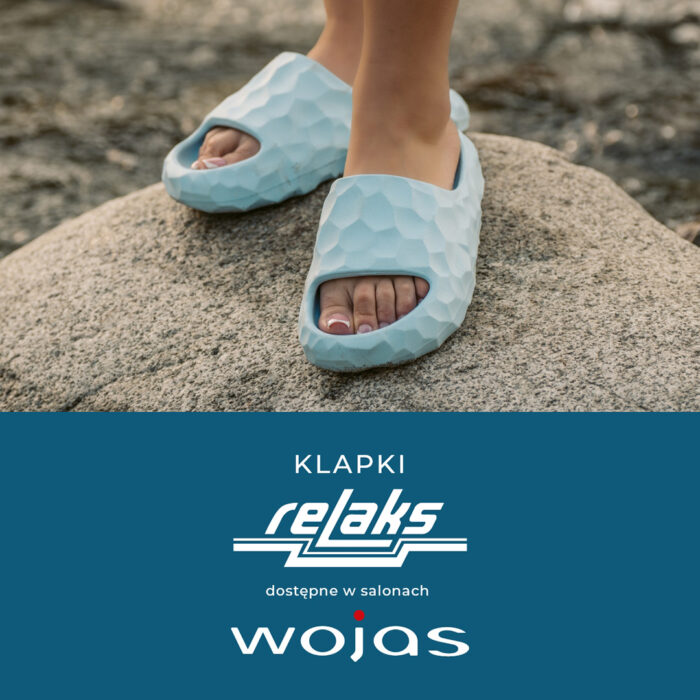 Baner promocyjny Wojas z błękitnymi klapkami Relaks z fakturowaną podeszwą na skale - klapki dostępne w salonach Wojas